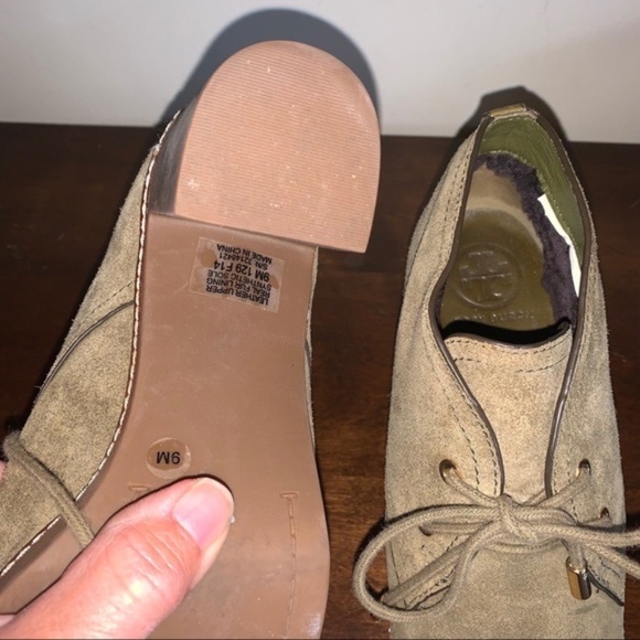 TORY BURCH Sage Suede Hilary Chukka Ankle Boot 9 NWT - Picture 4 of 5